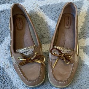 Sperry “Angelfish” gold scale sparkle boat shoe. Size 9.